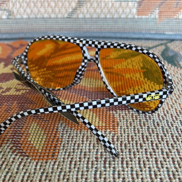 Vans Summer Holiday UV Protect Shades Sunglasses
NWT - Picture 13 of 16